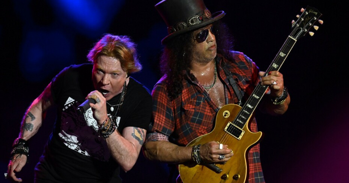 Náhledový obrázek k článku GLOSA: Slash na nových singlech Guns N’ Roses zachraňuje Axlův odpad