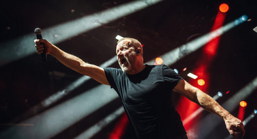 Náhledový obrázek k článku Před oslavou dvacetin Kollerbandu vydal David Koller živák největších hitů