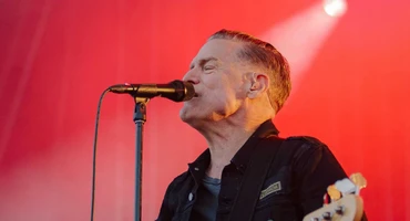 Náhledový obrázek k článku Bryan Adams se obnaží na kost. Odehraje jedinečný koncert v Janáčkově divadle