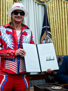 Náhledový obrázek k článku Trump vyhlásil válku překupníkům vstupenek. Podpořil ho Kid Rock