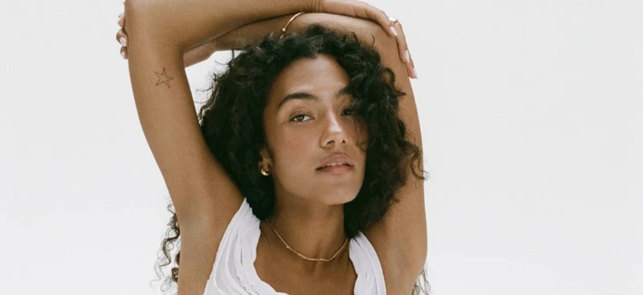 Náhledový obrázek k článku Olivia Dean ovládla Brit Awards. Ocenění získala za album o milování v současném světě