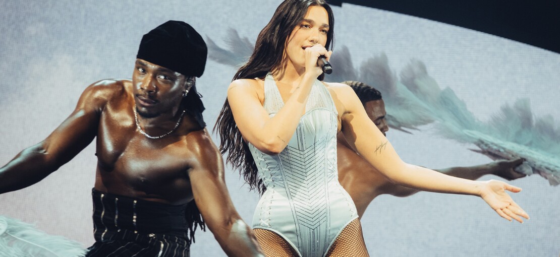 Obrázek k článku Další překvapení. Dua Lipa zazpívala duet přímo s Ewou Farnou. Hala šílela