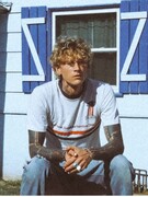 Náhledový obrázek k článku GLOSA: Reparát v Praze? Napravený průšvihář Machine Gun Kelly se vrací