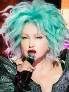 Náhledový obrázek k článku NAŽIVO: Víc paruk než muziky. Cyndi Lauper je zasloužilá, ale vysloužilá hvězda
