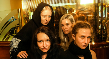 Náhledový obrázek k článku VLČKOVIZE: „Bohorodičko, vyžeň Putina.“ Jak to je s Pussy Riot a punkem