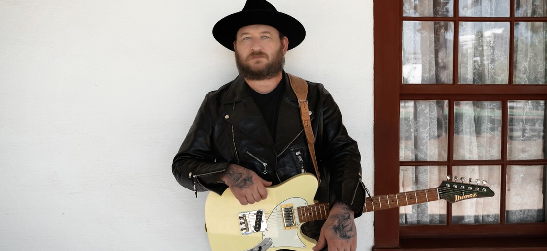 Obrázek k článku Do Prahy přijede „Strážce blues“ a Bonamassův kytarista Josh Smith