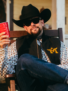 Náhledový obrázek k článku GLOSA: Zamilovaný kovboj Marpo se vyznává Lenny. Country si osedlal zdatně