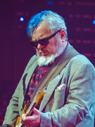 Náhledový obrázek k článku GLOSA: Doteky smrtelnosti. A odvaha výjimečných koncertů Michala Pavlíčka