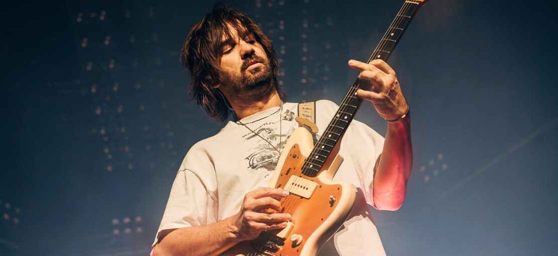 Obrázek k článku NAŽIVO: Euforii s Tame Impala propadl i Krteček. O2 arena tančila s Kevinem Parkerem