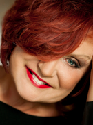 Náhledový obrázek k článku Petra Janů se vrací k písním Oty Petřiny: Dorostla jsem do nich