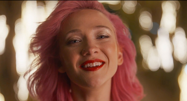 Náhledový obrázek k článku GLOSA: Silný hlas, slabý text. Nový ploužák Terezy Maškové zní tuctově