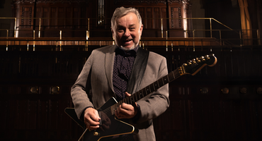 Náhledový obrázek k článku GLOSA: Film o Michalu Pavlíčkovi má sílu. Kytarová magie i hádky s Výběrem