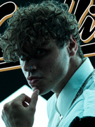 Náhledový obrázek k článku Sofian Medjmedj: Intimní portrét. Irie Révoltés zpátky na Mighty. Čtěte prosincový Headliner