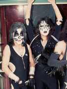 Náhledový obrázek k článku „Studio připomínalo vojenský výcvik.“ Kiss při vzniku zásadního alba trpěli