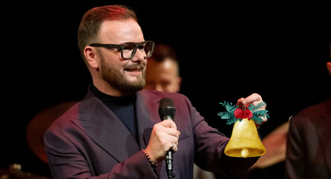 Náhledový obrázek k článku Peklo vánočních písní #6: Smigmator nebo Sinatra? Toť závěrečná skřítkova otázka