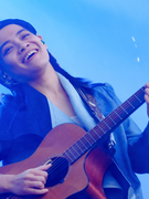 Náhledový obrázek k článku NAŽIVO: Nespoutaná Chih-Chih Kuo Chih-Yin na Colours okouzlila bezprostředností