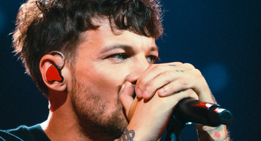 Náhledový obrázek k článku NAŽIVO: Louise Tomlinsona vítal řev. Hvězda One Direction uspokojila i rodiče