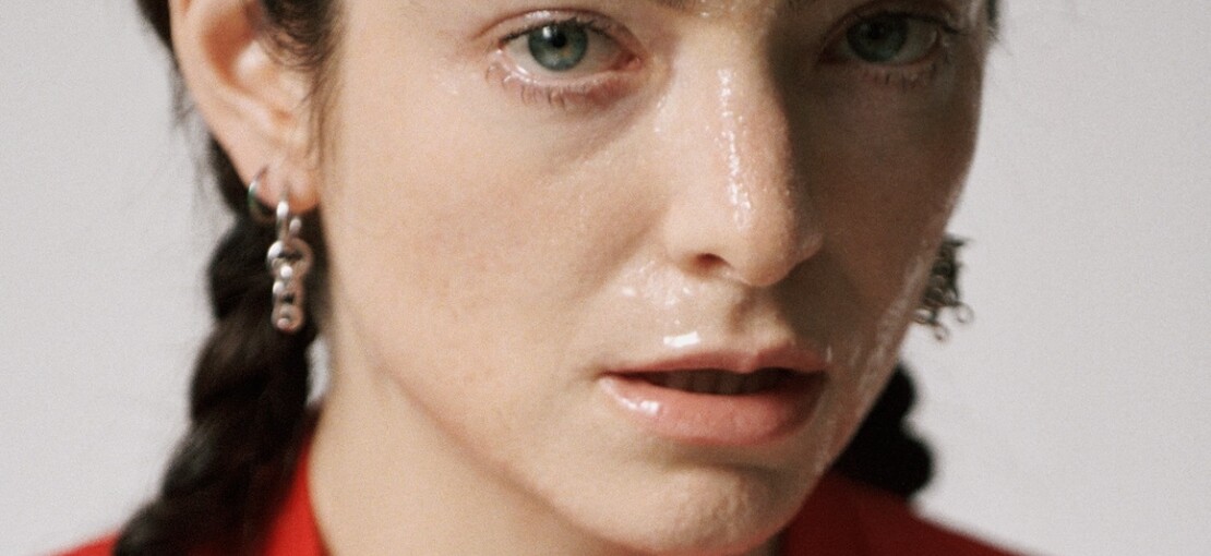 Obrázek k článku Lorde a panna s zipem. Obalem chystaného alba vzbudila rozruch