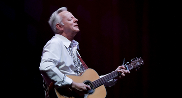 Náhledový obrázek k článku NAŽIVO: Výjimečný Tommy Emmanuel. Kytarou učaroval Pražskému hradu