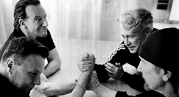 Náhledový obrázek k článku RECENZE: Brutálně politické překvapení od U2. Písně nářku vyburcovalo zlo z Kremlu i USA