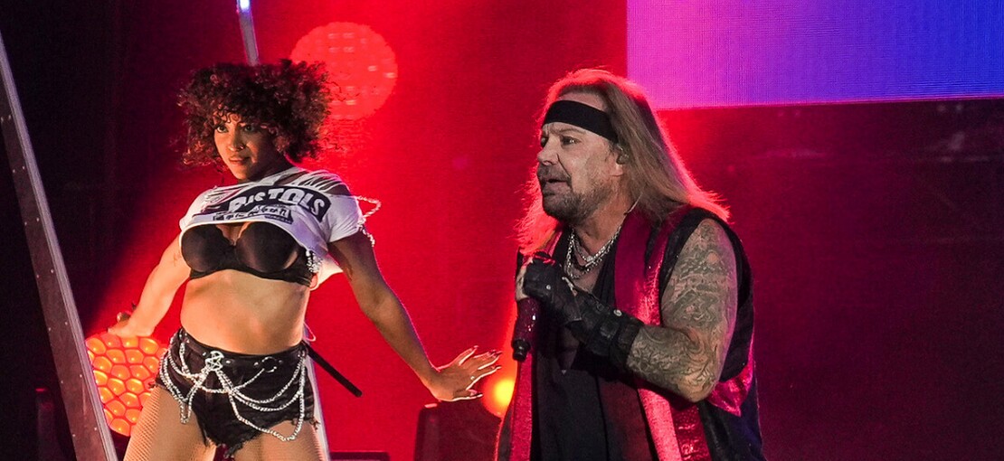 Obrázek k článku NAŽIVO: Vyjící Mötley Crüe a profesoři Def Leppard předvedli, že glam metal pořád žije