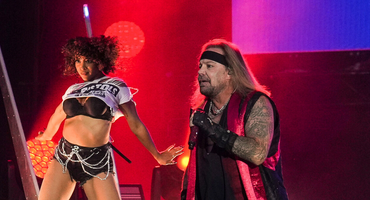 Náhledový obrázek k článku NAŽIVO: Vyjící Mötley Crüe a profesoři Def Leppard předvedli, že glam metal pořád žije