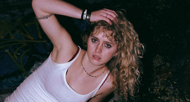 Náhledový obrázek k článku PREMIÉRA: Závislost na intenzitě. Kaya v novém singlu zpívá o zničující lásce