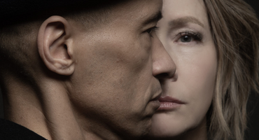 Náhledový obrázek k článku Z divokých devadesátek k jazzu a poezii. Lou Rhodes z LAMB představí Kiiōtō