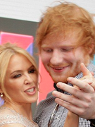 Náhledový obrázek k článku Ed Sheeran se na novém albu spojí s Kylie Minogue. Domluvili se na pohřbu