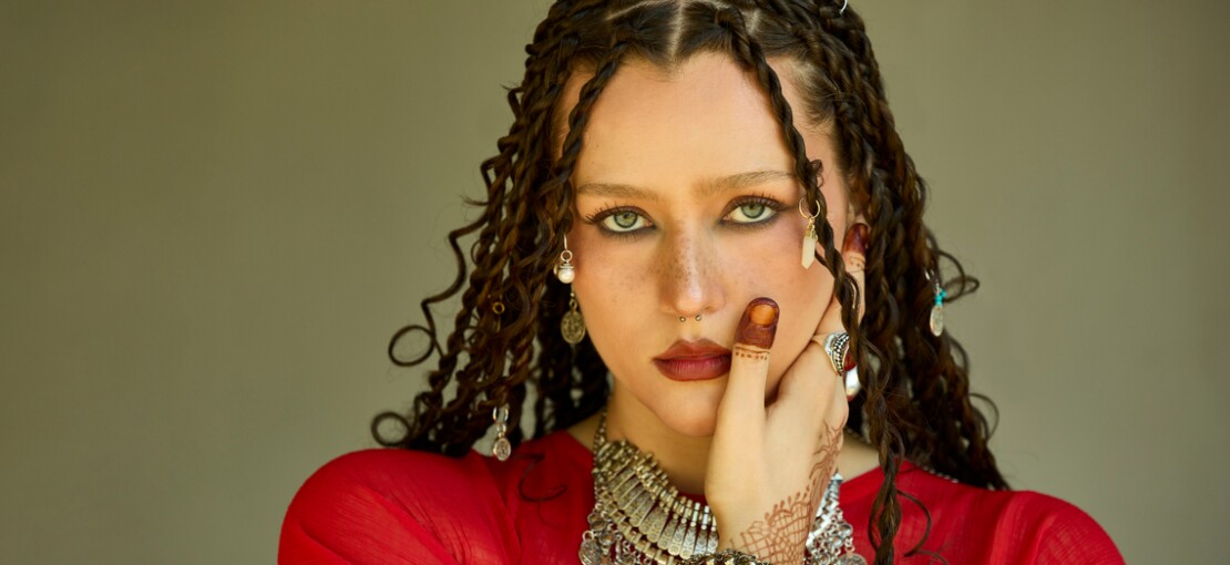 Obrázek k článku PREMIÉRA: Karin Ann nahrála kultovní Heroes s kapelou Davida Bowieho