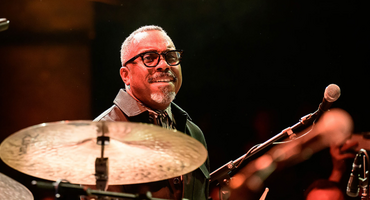 Náhledový obrázek k článku NAŽIVO: Bubenická smršť. Nate Smith na Prague Sounds oslavil nominace na Grammy