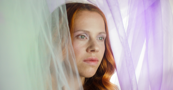 Náhledový obrázek k článku Tarotem inspirované písně proměnila Veru Linhartová v osobní zpověď