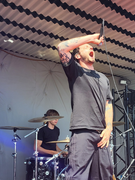 Náhledový obrázek k článku Grandson na valníku. Hvězda Rock for People probudila festival tajným koncertem