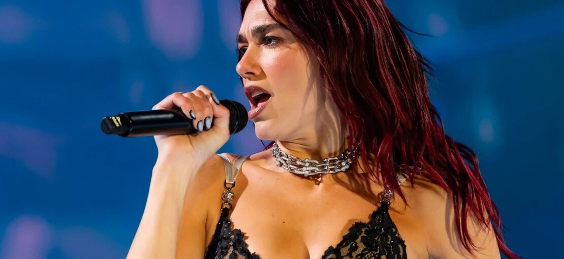 Obrázek k článku Dua Lipa zazpívala hit Ewy Farne. Vyprodanou halu nadchla češtinou