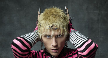 Náhledový obrázek k článku GLOSA: Egomaniak Machine Gun Kelly se vrací k rapu. Trefuje se i do Lady Gaga
