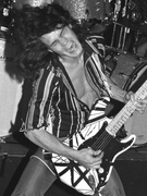 Náhledový obrázek k článku Retro: Eddie Van Halen: Ať se to nikdo nedoví!