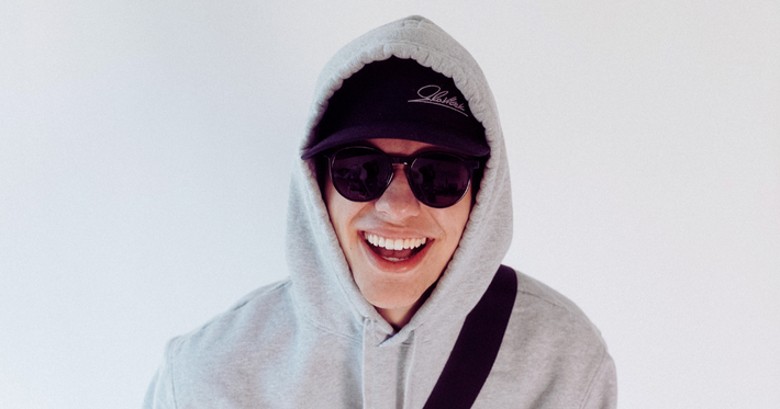 Náhledový obrázek k podcastu: Tajemný fenomén Slavíček: Z nuly k milionovým poslechům