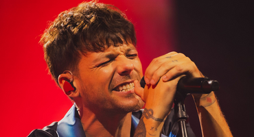 Náhledový obrázek k článku NAŽIVO: Louise Tomlinsona vítal řev. Hvězda One Direction uspokojila i rodiče