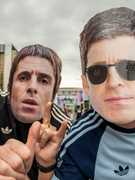 Náhledový obrázek k článku REPORTÁŽ: Londýn zachvátilo šílenství.  S Oasis paří ve Wembley fanoušci i Dua Lipa