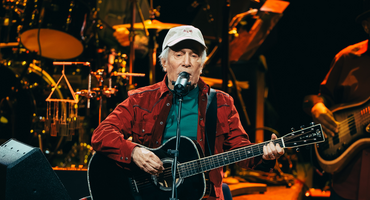 Náhledový obrázek k článku GLOSA: Geniální Paul Simon. Takhle dělají koncerty legendy