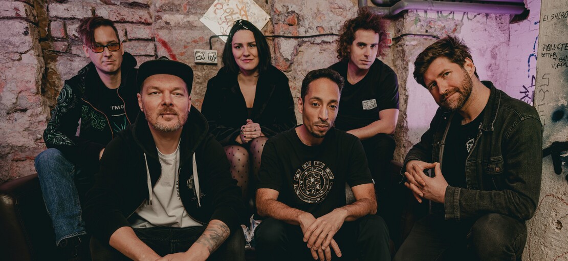 Obrázek k článku RECENZE: Divočáci Jet8 sypou změnu za změnou. Ale umí i singalong jak hovado!