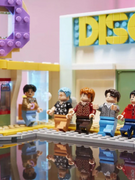 Náhledový obrázek k článku SOUTĚŽ: K-popové hvězdy BTS u vás doma? S LEGO setem Dynamite klidně