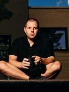 Náhledový obrázek k článku Mike Skinner je chlápek z davu. Jeho The Streets rozzáří pražský Metronome