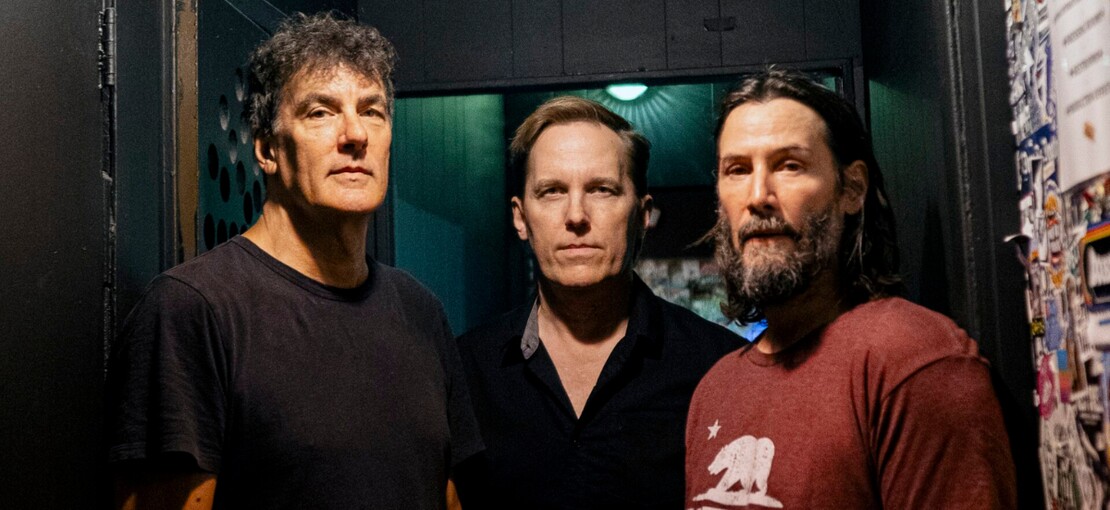 Obrázek k článku „Hobluj, Neo!“ Keanu Reeves se s kapelou Dogstar vrátí do Česka