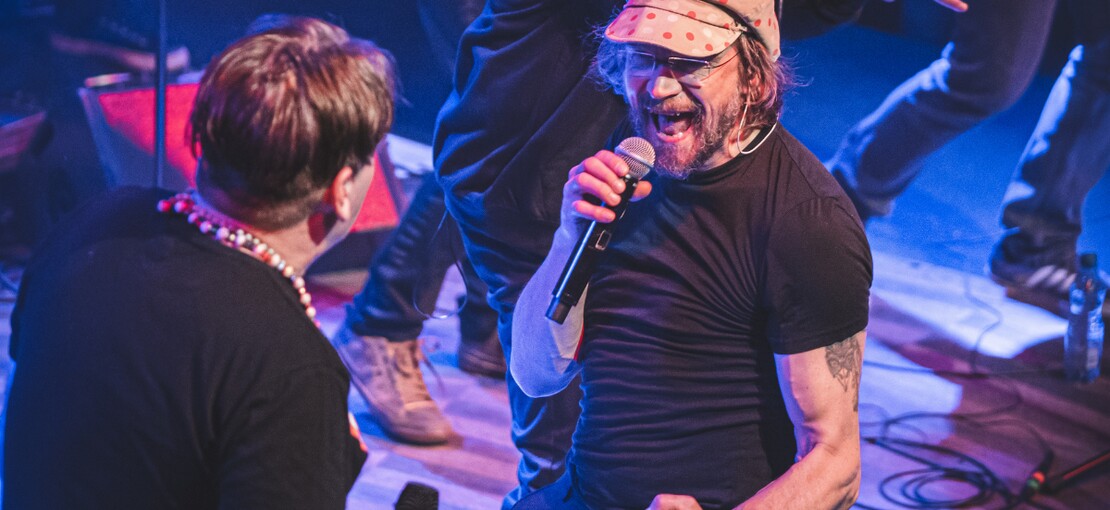 Obrázek k článku Dan Bárta utrpěl traumatické poškození sluchu. J.A.R. přesouvají nejbližší koncerty 