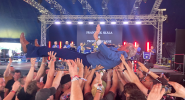 Náhledový obrázek k článku Démonem festivalu je František Skála. Rockeři ho nosili na rukou a on s nimi tančil valčík