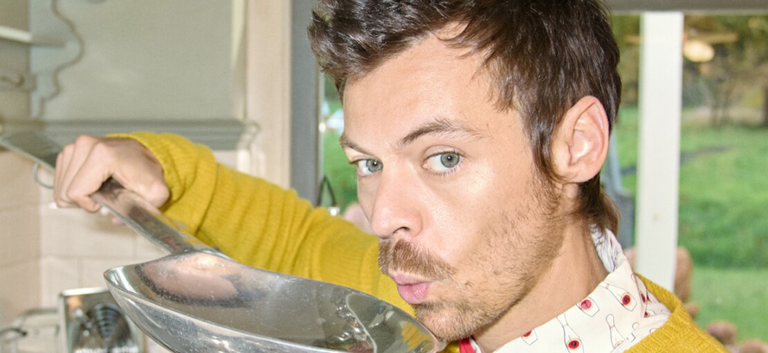 Obrázek k článku GLOSA: Harry Styles hříšně tančí. Jeho minimalistické disco vyžaduje trpělivost