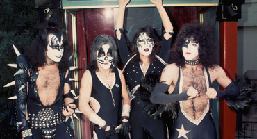 Náhledový obrázek k článku „Studio připomínalo vojenský výcvik.“ Kiss při vzniku zásadního alba trpěli