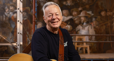 Náhledový obrázek k článku Mistr akustické kytary Tommy Emmanuel zahraje na Pražském hradě