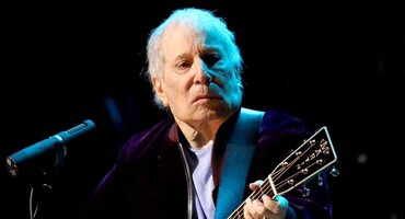 Náhledový obrázek k článku NAŽIVO: Paul Simon okouzlil Prahu. Vzpomínal na Havla a paní Voňkové splatil roky starý dluh